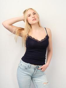 20250118_Model_Mia_0658_HMM_Web